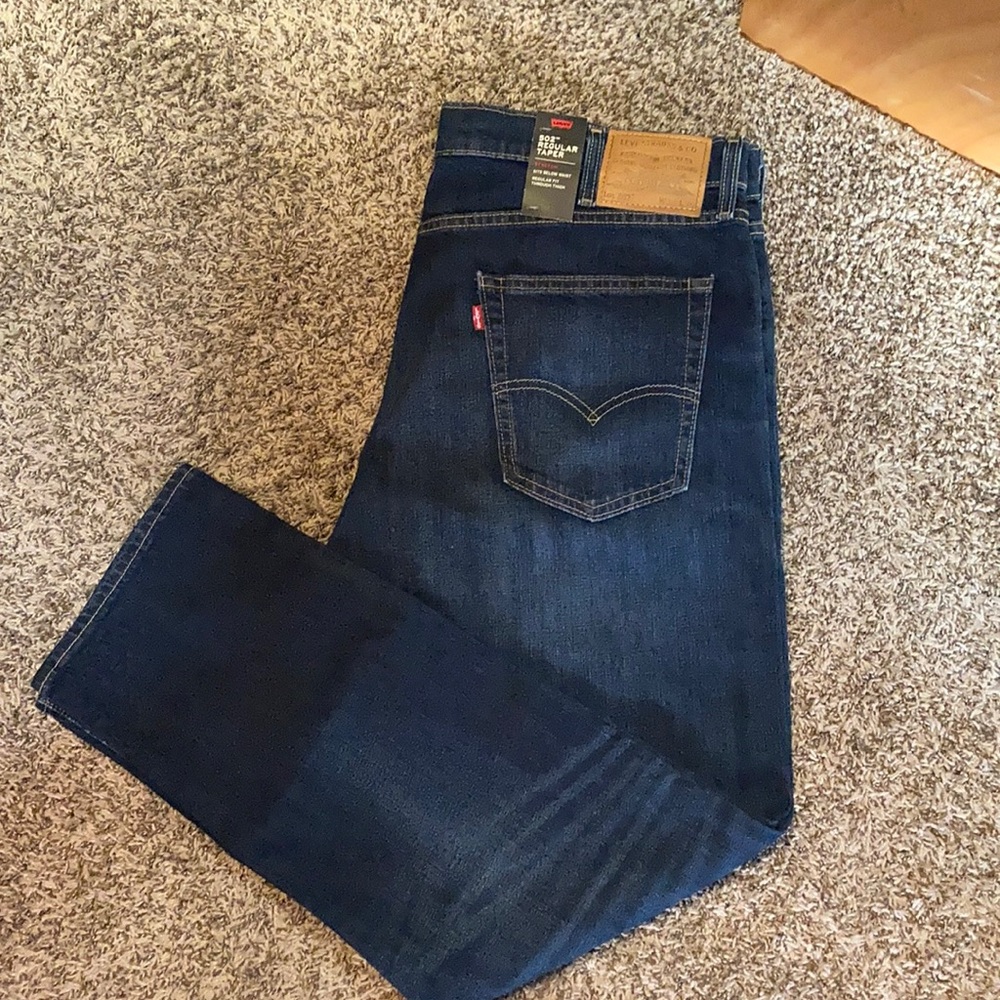 Levi’s Premium 502 Jeans